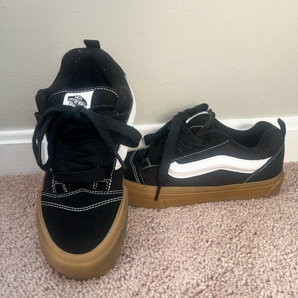 Vans Knu Skool w/ Gum Bottom - Picture 2 of 6